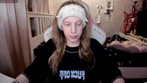 Snapshot of rapunzel_cute chatting on April 2026 06:16:02 PM Rapunzel online show from April 2026 06:16:02 PM