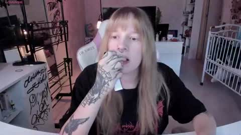 Snapshot of rapunzel_cute chatting on June 2026 01:12:02 PM Rapunzel online show from June 2026 01:12:02 PM