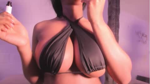 Raquel online show from November 2025 09:13:01 PM