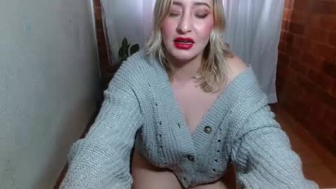 Raquel online show from December 2024 07:34:02 PM