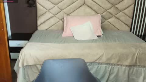 Raquel online show from March 2025 11:49:02 AM