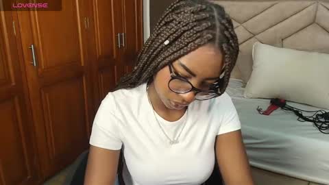 Raquel online show from October 2025 11:41:02 AM