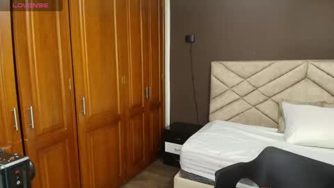 Raquel online show from October 2025 11:50:01 AM