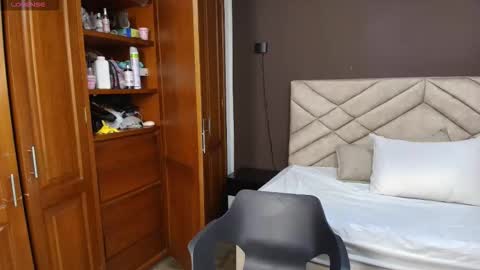 Raquel online show from October 2025 11:45:02 AM