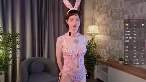 Nicole online show from October 2025 01:09:01 AM