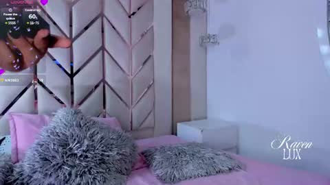 Snapshot of raven_luxx chatting on June 2026 02:53:01 AM RAVEN online show from June 2026 02:53:01 AM