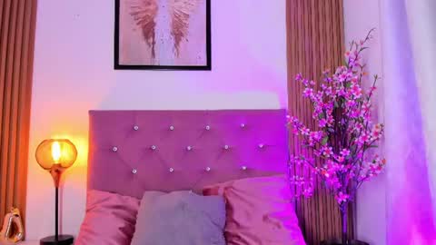 Snapshot of ravena_queen chatting on June 2026 01:08:02 AM ravena_queen online show from June 2026 01:08:02 AM