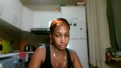 Snapshot of ravenbby chatting on April 2026 10:45:01 PM ravenbby online show from April 2026 10:45:01 PM