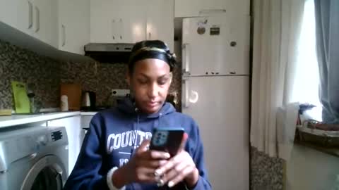 Snapshot of ravenbby chatting on May 2026 12:02:01 PM ravenbby online show from May 2026 12:02:01 PM