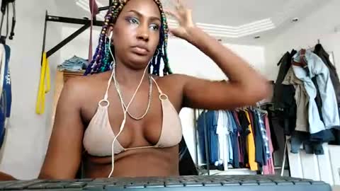 Snapshot of ravenbby chatting on June 2026 10:48:01 AM ravenbby online show from June 2026 10:48:01 AM