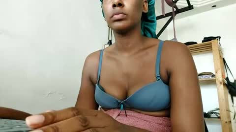 Snapshot of ravenbby chatting on July 2026 03:27:02 PM ravenbby online show from July 2026 03:27:02 PM