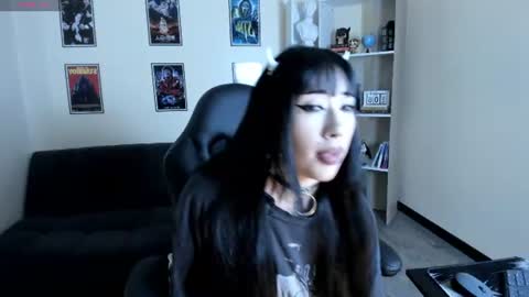 ravenelle_ online show from July 2026 09:17:01 PM
