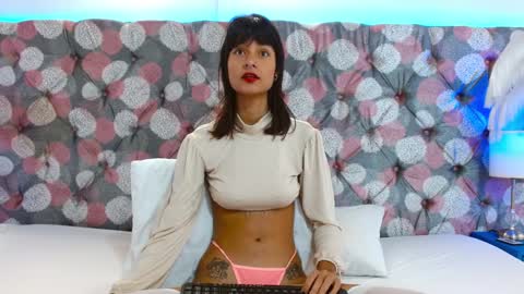 Snapshot of ravennocturne chatting on January 2025 01:47:01 PM Helena Viktoria Volkov online show from January 2025 01:47:01 PM