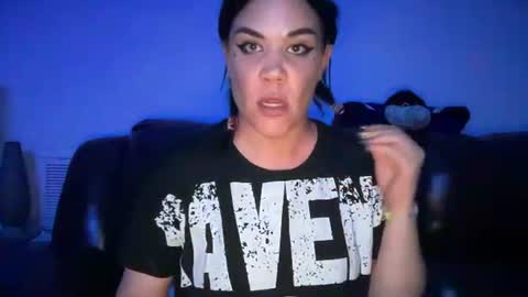 Snapshot of ravenrayyy chatting on June 2026 04:20:01 AM Raven Ray online show from June 2026 04:20:01 AM