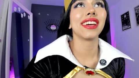 Snapshot of ravenwitch_ chatting on May 2026 07:43:01 PM Raven Witch online show from May 2026 07:43:01 PM