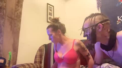 Snapshot of raver8142 chatting on December 2024 10:19:02 AM Raver online show from December 2024 10:19:02 AM