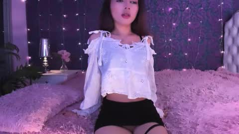 Lillian online show from September 2025 04:30:02 PM