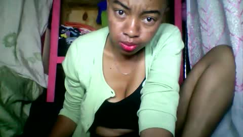 Snapshot of rayana_69 chatting on May 2026 03:57:02 AM rayana_69 online show from May 2026 03:57:02 AM