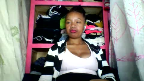 Snapshot of rayana_69 chatting on May 2026 11:56:01 PM rayana_69 online show from May 2026 11:56:01 PM