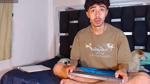 Rayn online show from February 2025 11:49:01 AM