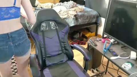 Snapshot of raynes_lair34 chatting on March 2026 06:46:02 PM raynes_lair34 online show from March 2026 06:46:02 PM