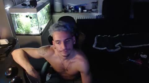 Rayzel online show from January 2026 05:51:02 PM