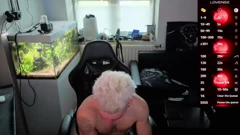 Rayzel online show from April 2026 06:08:02 PM