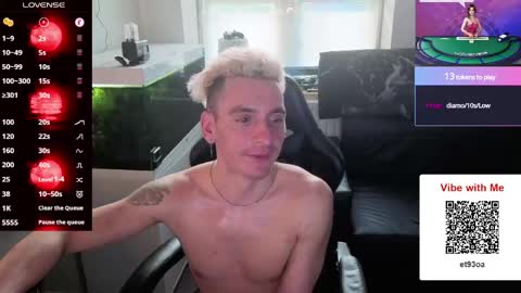 Snapshot of rayzel31 chatting on May 2026 03:45:01 AM Rayzel online show from May 2026 03:45:01 AM