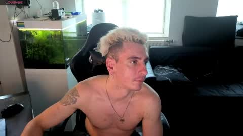 Snapshot of rayzel31 chatting on May 2026 04:33:02 PM Rayzel online show from May 2026 04:33:02 PM