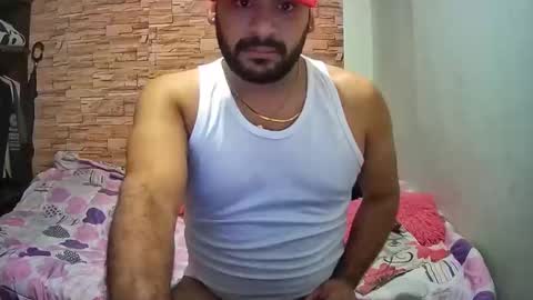 Snapshot of razuk_horny48 chatting on March 2025 03:35:01 AM Razuk online show from March 2025 03:35:01 AM