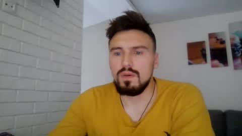Snapshot of razvan27h chatting on January 2025 09:44:02 AM Razvan27h online show from January 2025 09:44:02 AM