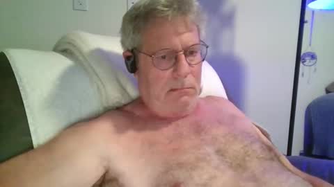 Snapshot of rbycks chatting on April 2026 02:27:01 AM mickey95003 online show from April 2026 02:27:01 AM