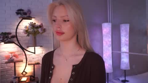 Snapshot of realcrystal chatting on March 2026 05:31:02 AM Grace online show from March 2026 05:31:02 AM