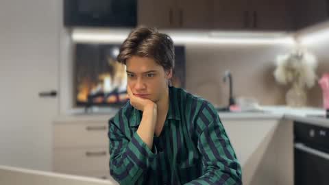 AliceEve online show from February 2025 11:42:01 PM