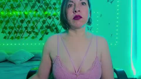 Rebbeca online show from November 2025 10:26:02 AM