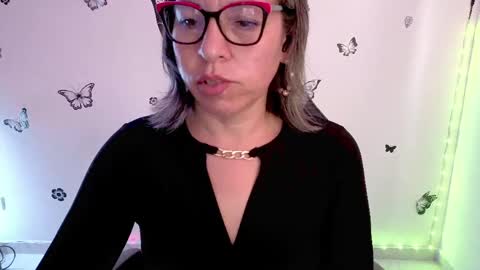 Snapshot of rebbeca09 chatting on May 2026 01:19:01 PM Rebbeca online show from May 2026 01:19:01 PM