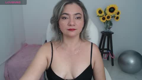 REBECA online show from October 2025 01:08:02 PM