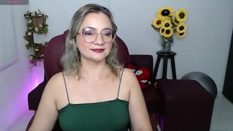 Snapshot of rebeca_milf chatting on March 2026 01:47:01 PM REBECA online show from March 2026 01:47:01 PM