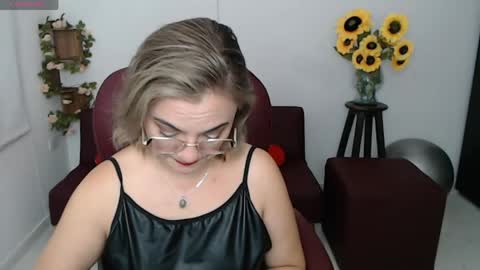 Snapshot of rebeca_milf chatting on May 2026 01:59:01 PM REBECA online show from May 2026 01:59:01 PM