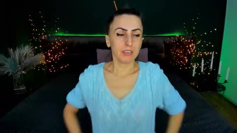 Snapshot of rebecca_diamonds chatting on February 2026 06:40:02 AM rebecca_diamonds online show from February 2026 06:40:02 AM