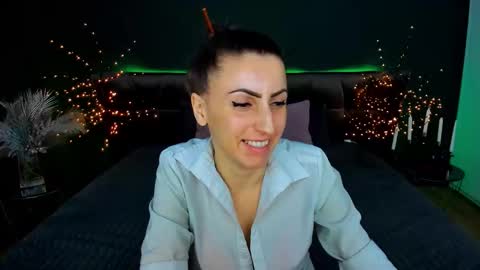 Snapshot of rebecca_diamonds chatting on February 2026 06:19:02 AM rebecca_diamonds online show from February 2026 06:19:02 AM