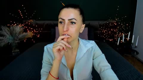 Snapshot of rebecca_diamonds chatting on February 2026 06:57:02 AM rebecca_diamonds online show from February 2026 06:57:02 AM