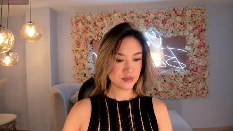 Rebe online show from November 2025 05:22:01 PM