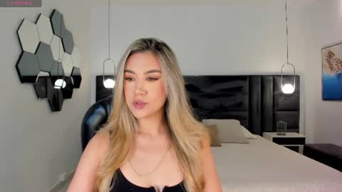 Snapshot of rebeccahudson_ chatting on June 2026 06:32:02 PM Rebe online show from June 2026 06:32:02 PM