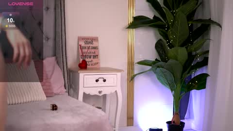 Snapshot of rebeccarese chatting on March 2026 09:04:02 AM Rebecca online show from March 2026 09:04:02 AM