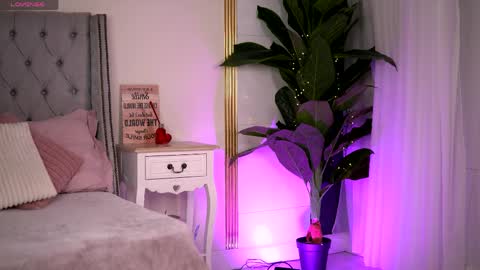 Snapshot of rebeccarese chatting on April 2026 07:53:01 AM Rebecca online show from April 2026 07:53:01 AM