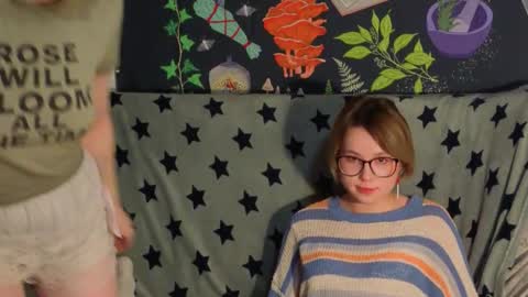 Lara online show from December 2025 10:05:01 PM