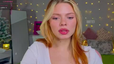 red__candy online show from December 2025 12:10:01 PM