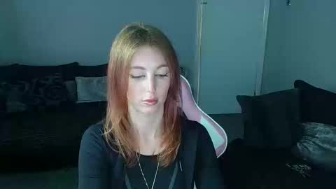 Snapshot of red_firesquirt chatting on April 2026 02:02:02 PM Red - online show from April 2026 02:02:02 PM