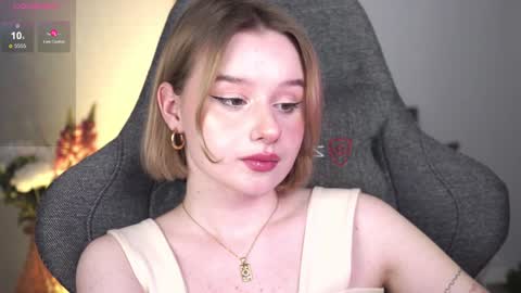 Snapshot of red_queeen chatting on January 2025 12:59:01 AM QUEEN OF EVIL online show from January 2025 12:59:01 AM